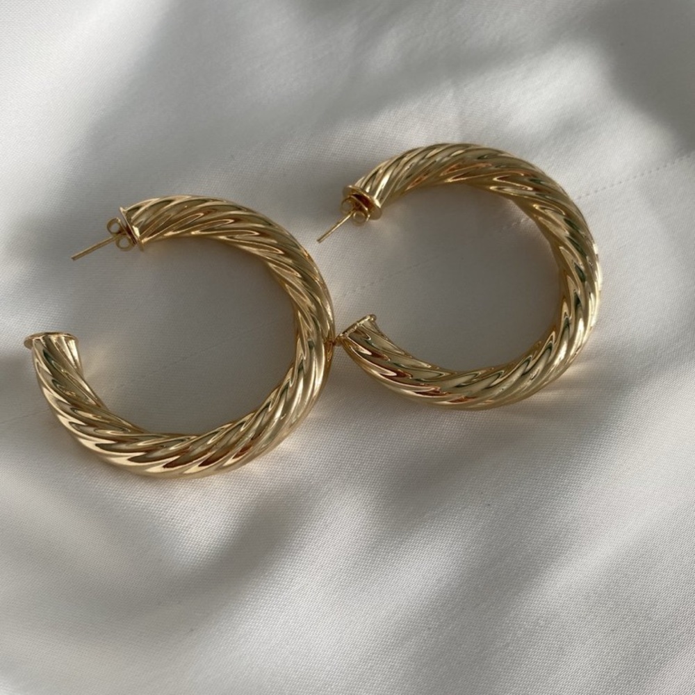 Isabella Hoops- Noa Jewelry